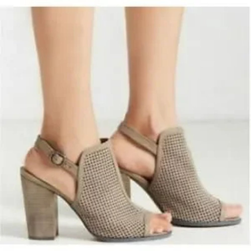 Anthropologie Kelsi Dagger Brooklyn Goya Taupe/Tan‎ Suede Bootie Sz 9 EUC
